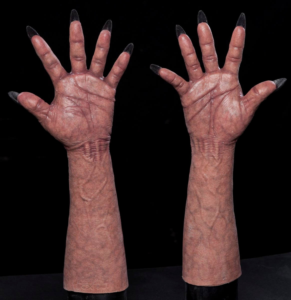 fiend_gloves_rust_02.jpg